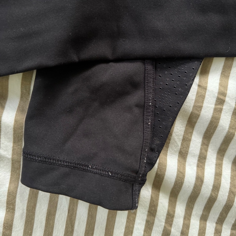 Lululemon Leggings with Mesh Detail - Picture 7 of 9
